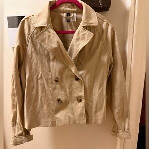 H&M Double-Breasted Cropped Trench Coat in Beige